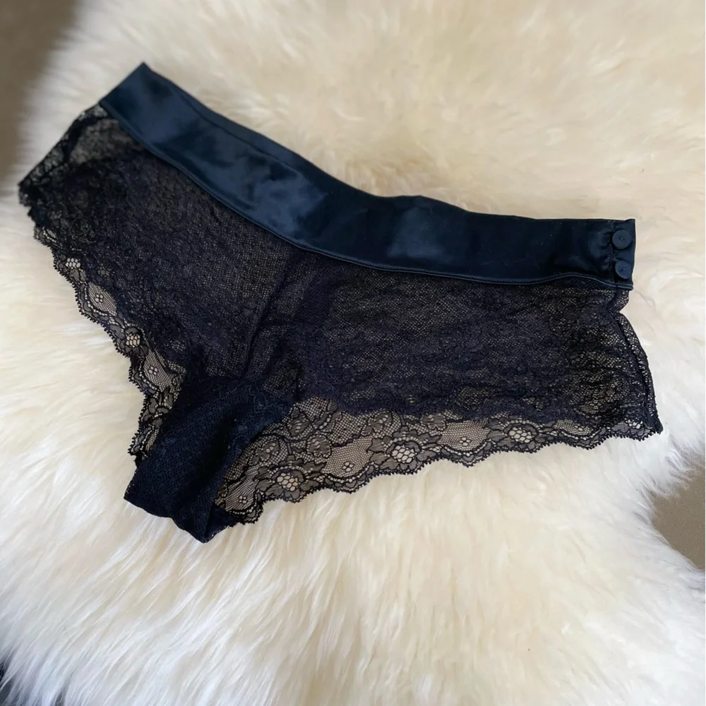 Gap Body Love Black Lace with Satin Waistband Buttons Tanga Boyshort Size S